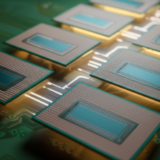 チップレットとは？半導体のレゴブロック化が変えるプロセッサ設計の未来